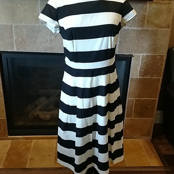 Dress - Picture 2 of 4